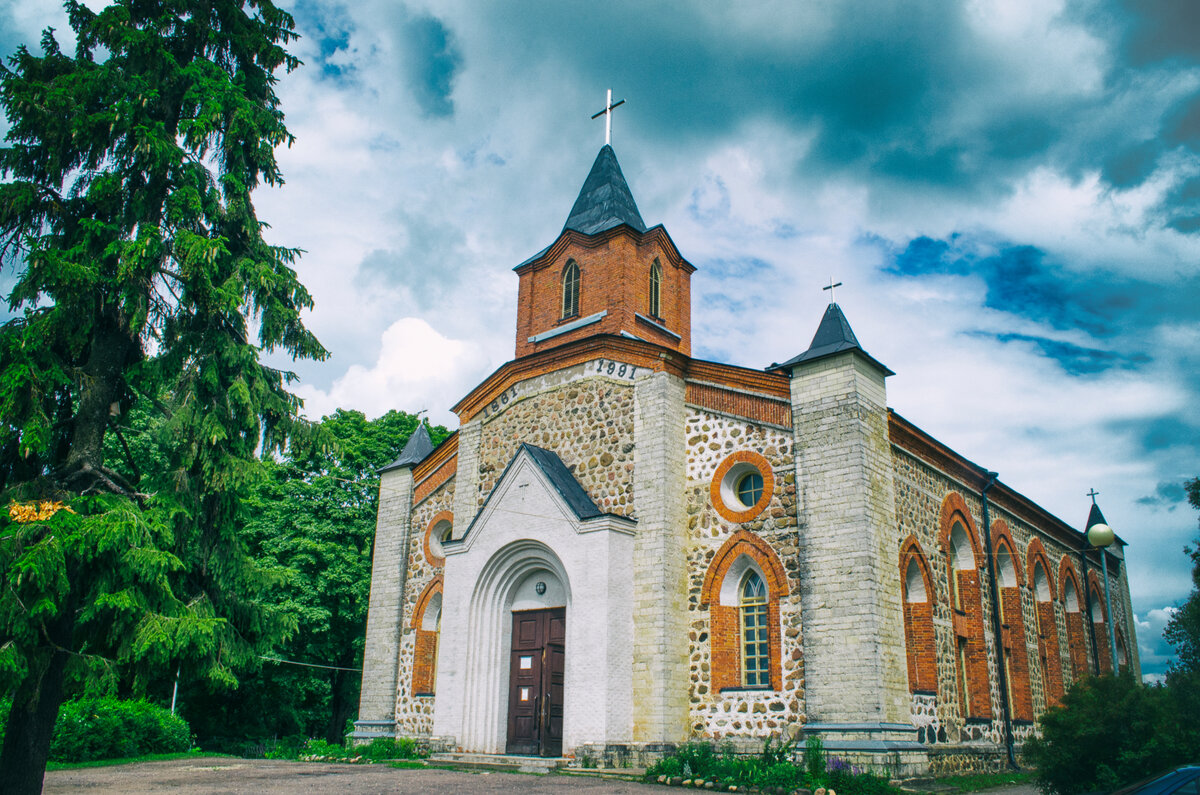 Кирха в Губаницах